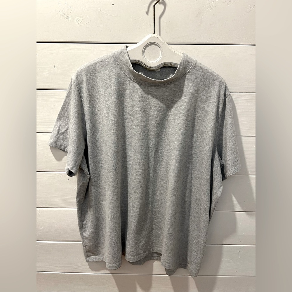 WOMANCE  Grey T-Shirt – Size 3X
